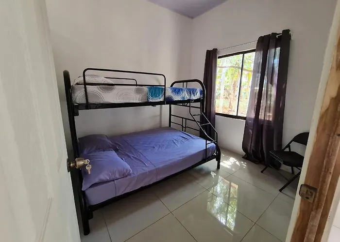 Casa Amarilla Avellanas *